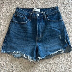 Abercrombie & Fitch High Rise 4” Short Raw Hem Size 26 / 2
